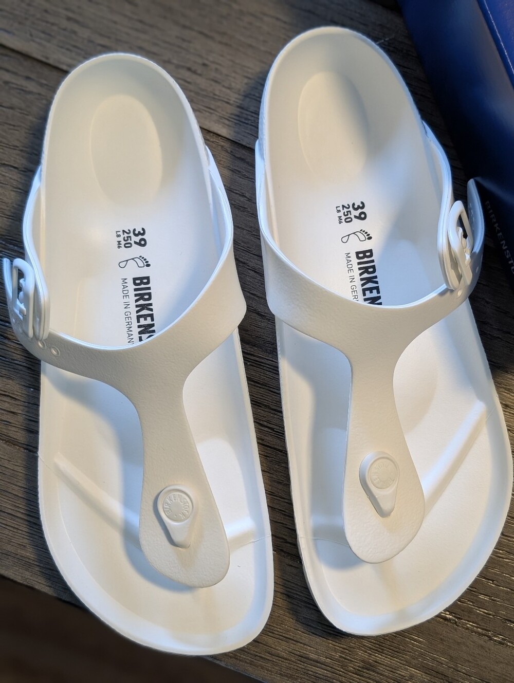 NWT Birkenstock Gizeh EVA White Sandals Women's US 8/39 M Waterproof Minimalist